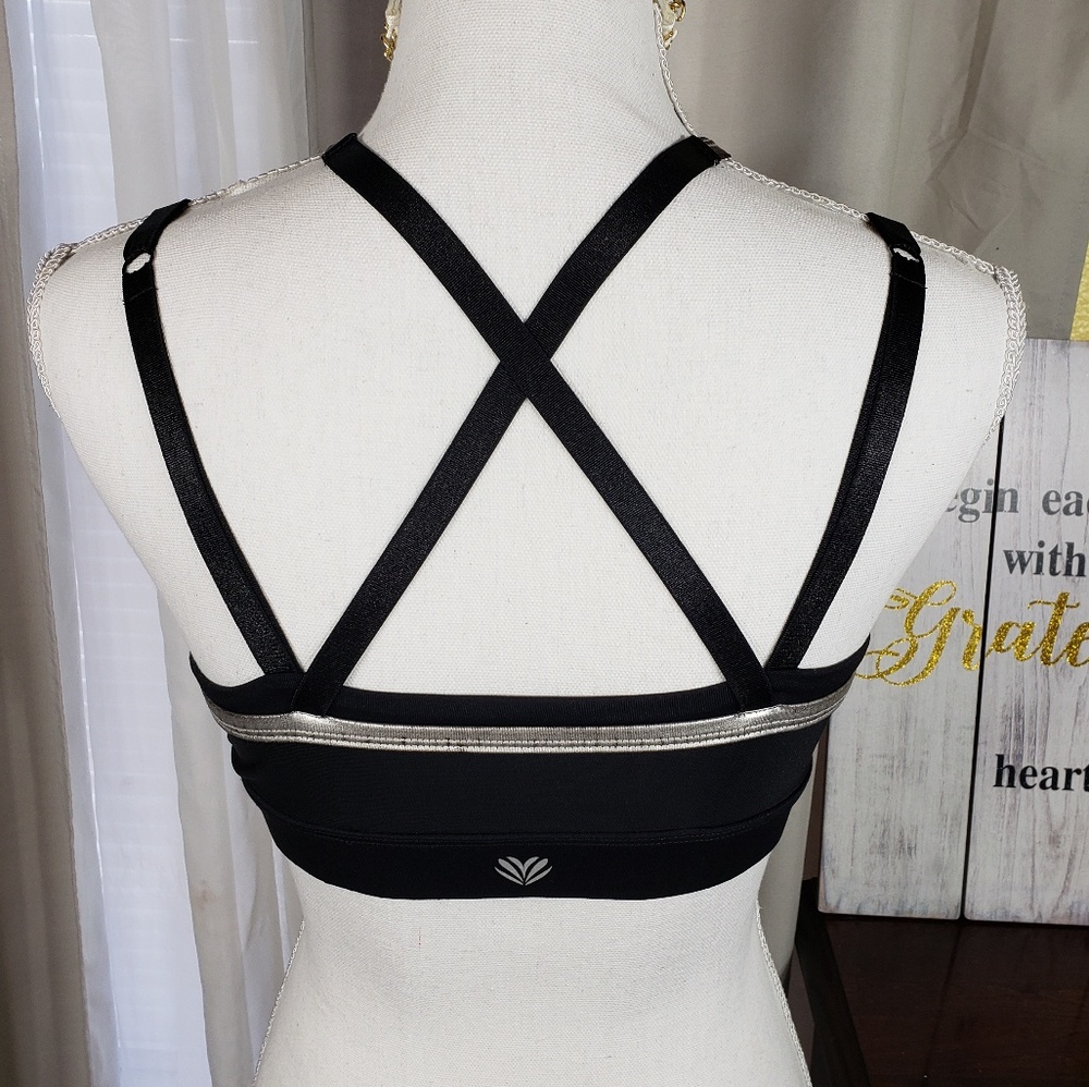 **SOLD**F21 strappy sports bra_* - Picture 3 of 3
